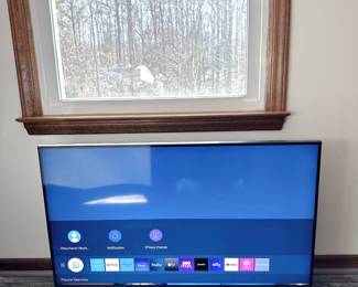 SAMSUNG 43" 4K CRYSTAL UHD SMART TELEVISION - GRAY