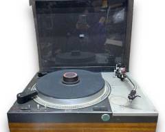 Technics Direct Drive Turntable Model: SL-110A