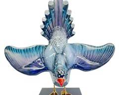 Fine Oggetti Mangani Italian Porcelain Exotic Sculpture Magpie RARE 17" High Bird Gilt Feet Statue 24 Kt painted Feet Vintage