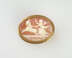 3.8 Grams Fine 14K Gold Carved Shell Cameo Brooch Pin