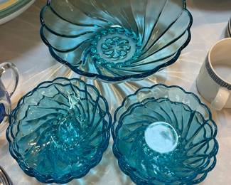 Hazel Atlas Glass Capri Sea Shell Fruit Salad Set