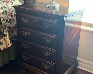 Nightstand 26" x 18" x 31"
