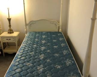 Vintage, Dixie Twin Post Bed 