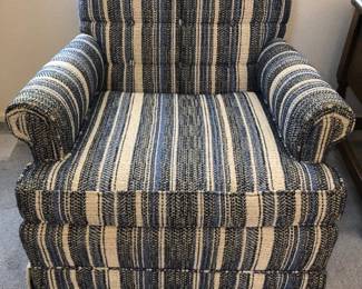 Adorable Vintage Tweed Chair