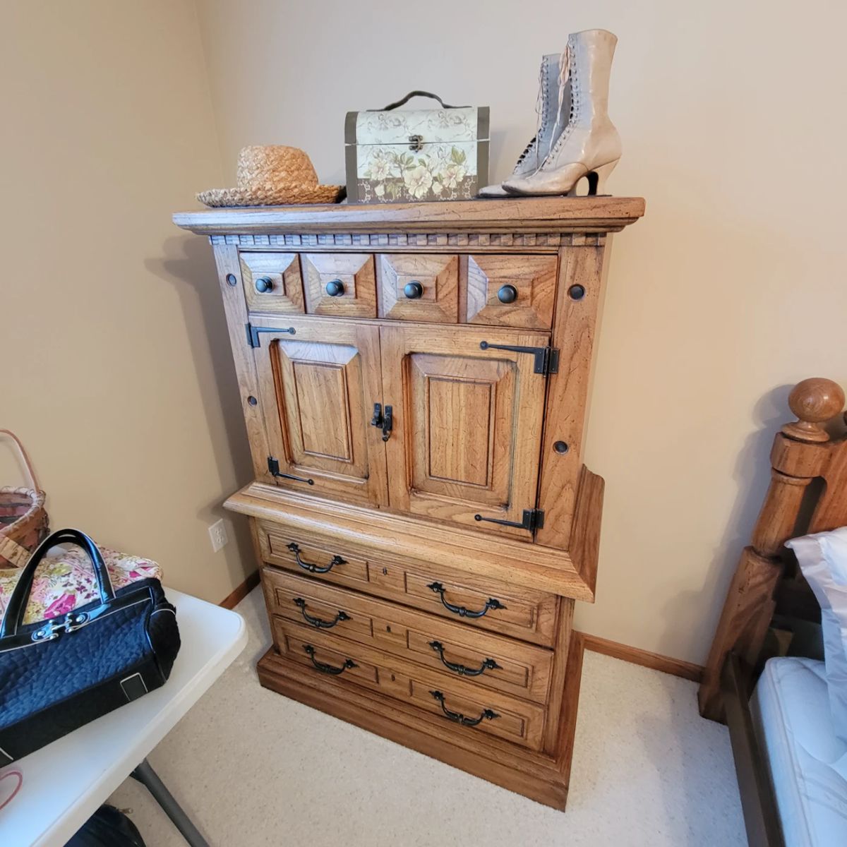 Greenbriar Lane Tag Sale in Cedar Rapids, IA starts on 1/6/2024