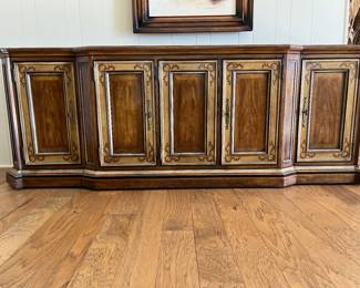 
Dimensions
Height: 30.75 in (78.11 cm)
Width: 87 in (220.98 cm)
Depth: 21 in (53.34 cm)