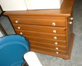 Multi drawer table