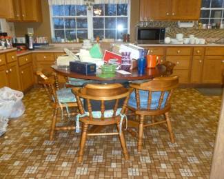 kitchen table w/6 chairs
