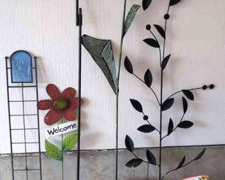 Shepherds Hooks And Decorative Yard Stakes