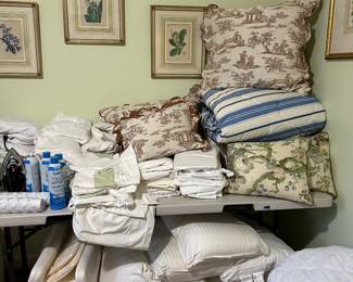 Tons of upscale linens 