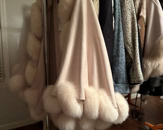 Kelli Kouri whipped stitch fox fur cape NWT