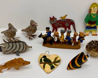 10 Vintage International Folk Art Figurines: Mexican Procession, Real Blowfish, Fish, Birds & More
Lot #: 176