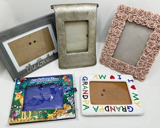 5 Picture Frames For 4 By 6 Photos
Lot #: 180