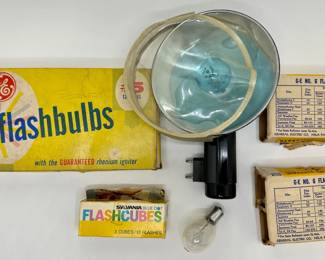 Vintage General Electric Flashbulbs, Sylvana Flashcubes & Argus Flash
Lot #: 28