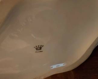 Large Dresden Swan Planter