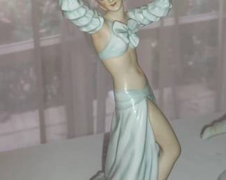 Shau Bach Kunst Wallendorf Kleid Porcelian Dancer Figurine