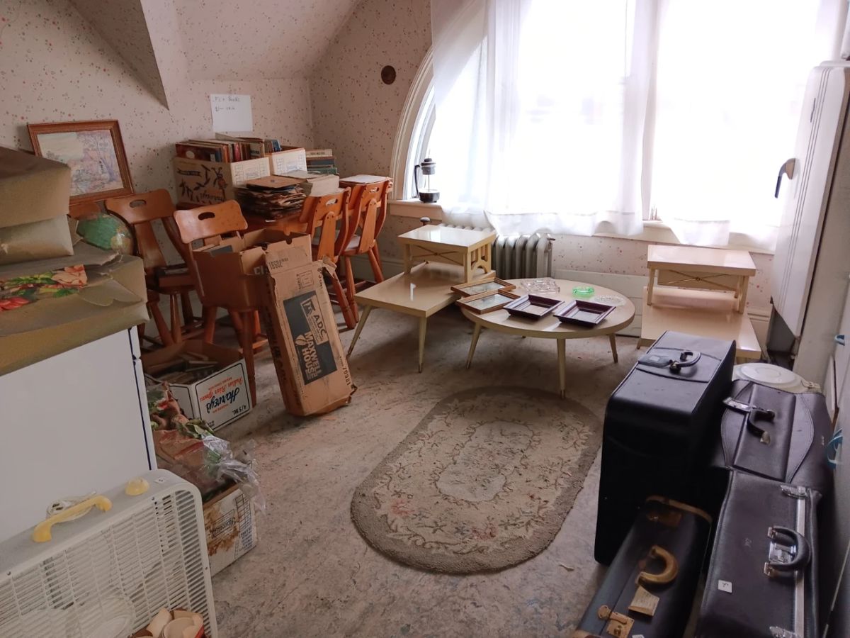 Buffalo Mansion Estate Sale FriSat 405 Linwood... starts on 1/5/2024