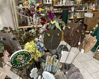 . . . yard art abounds