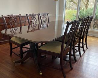 Drexel Heritage mahogany double pedestal dining table w/6 Chippendale style chairs (includes 3 leaves)