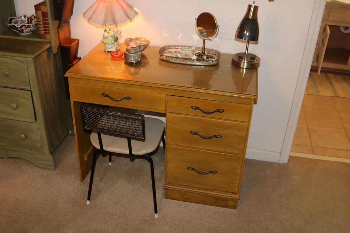 Oakland Estate Sale 50 OR MORE Off Monday starts on 2/3/2024