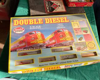Double Diesel N scale Electric Train Set