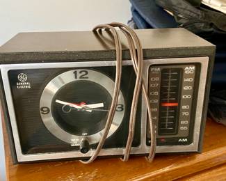 Vintage General Electric Clock radio