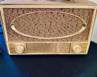 Vintage AM FM radio
