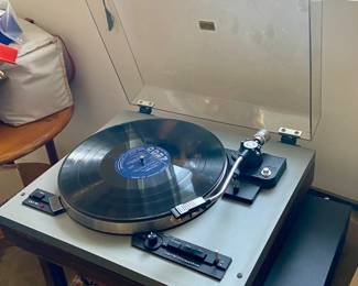 Garrard DD75 Direct Drive Turntable