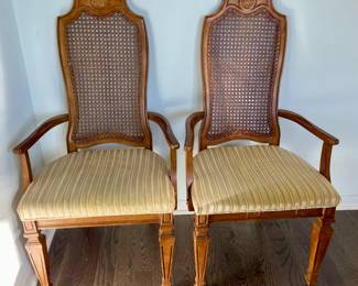 Mid-century Traditional Bernhardt Furniture Dining Table, 6 chairs with Matching China Hutch