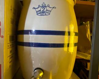 Vintage Williamsburg Robinson Ransbottom 2 gallon stoneware dispensing jug