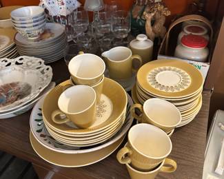 1971 Homer Laughlin Malibu mustard dinner ware