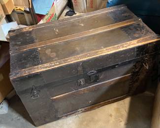 Steamer trunk