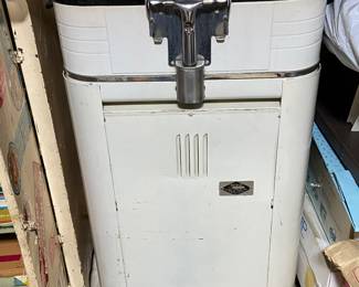 Vintage Nesco - like new 