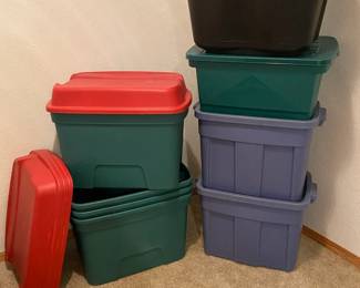 8 Storage Totes Including Rubbermaid