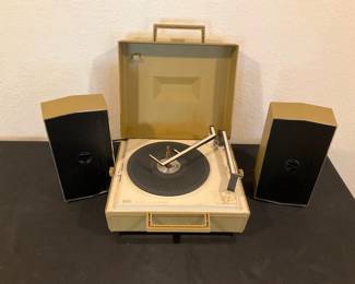  007 RCA Victor ACBattery Phono