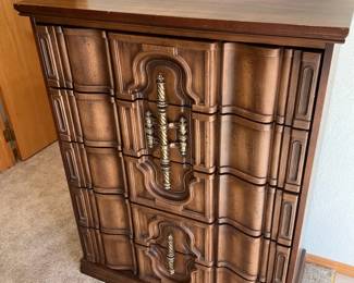 Bassette Furniture Five Drawer Dresser