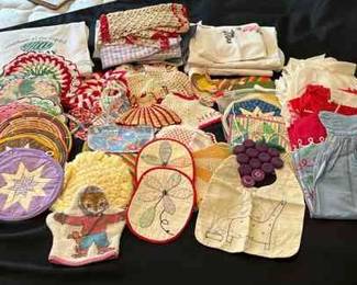 Vintage Aprons Potholders