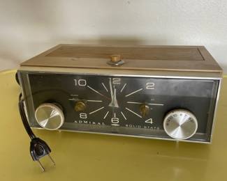 Vintage Electric AM Radio