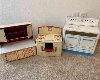 Vintage Childrens Metal Kitchen Toys