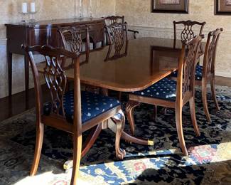 Drexel Heritage Dining Table with 8 Chairs