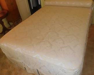 MID CENTURY FULL SIZE BED