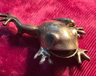 Navajo frog brooch