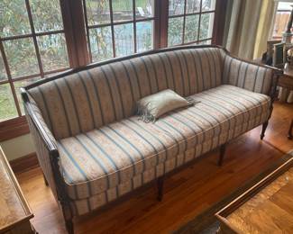 NICE EMPIRE STYLE SOFA
