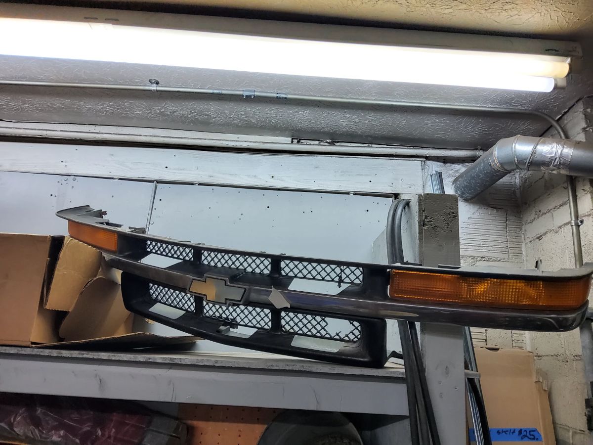 GARAGE CLEAN OUT in Lorain, OH starts on 1/4/2024