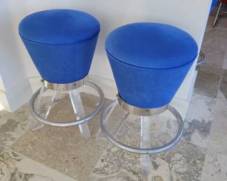 4 Dupree Stools measures 2' H