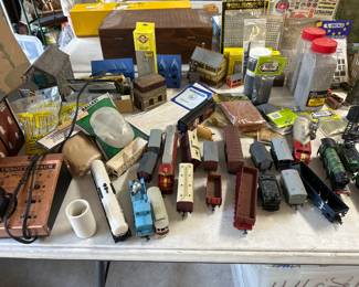 HO trains and accessories 