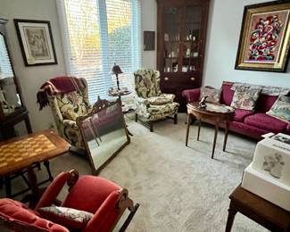 Corner hutch - $150
Sofa sold