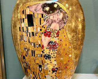 The Kiss Vase-$50