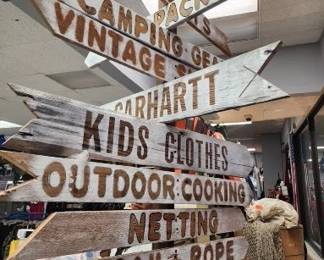 Cool Wood Sign Decor