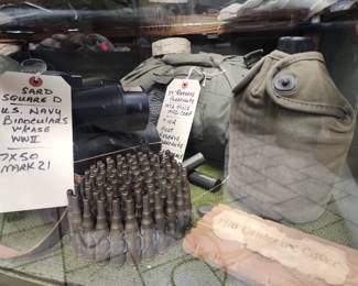 US Navy Binoculars w/case WWII & Reserve Parachute 